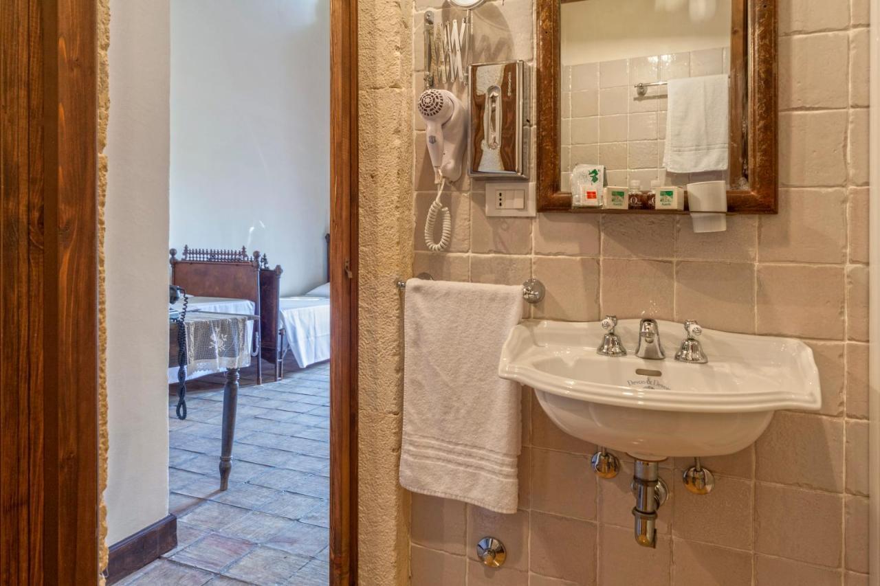 Masseria Fortificata Lo Zafferaneto Buccheri Esterno foto