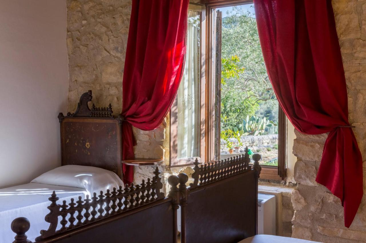 Masseria Fortificata Lo Zafferaneto Buccheri Esterno foto