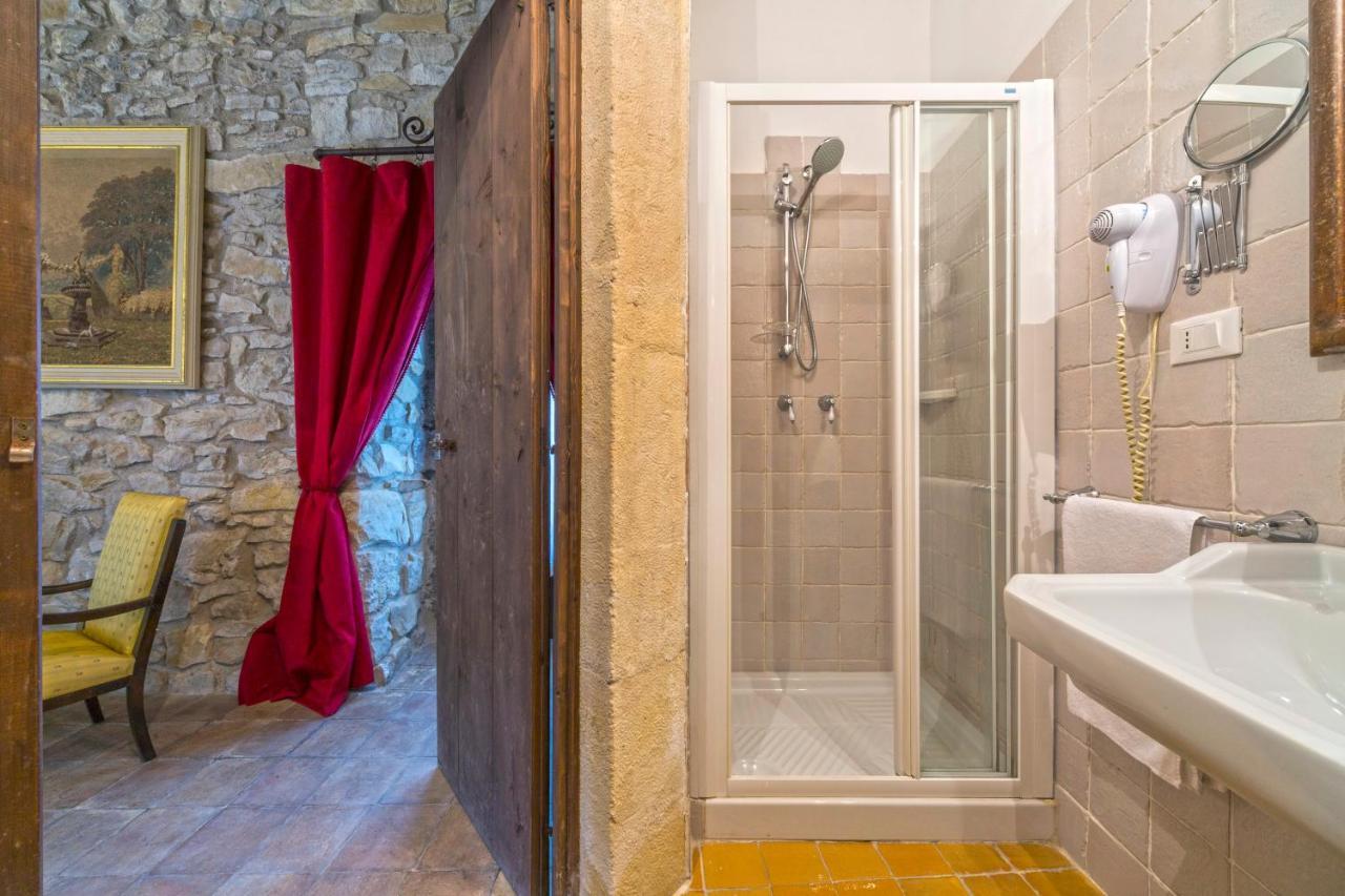 Masseria Fortificata Lo Zafferaneto Buccheri Esterno foto