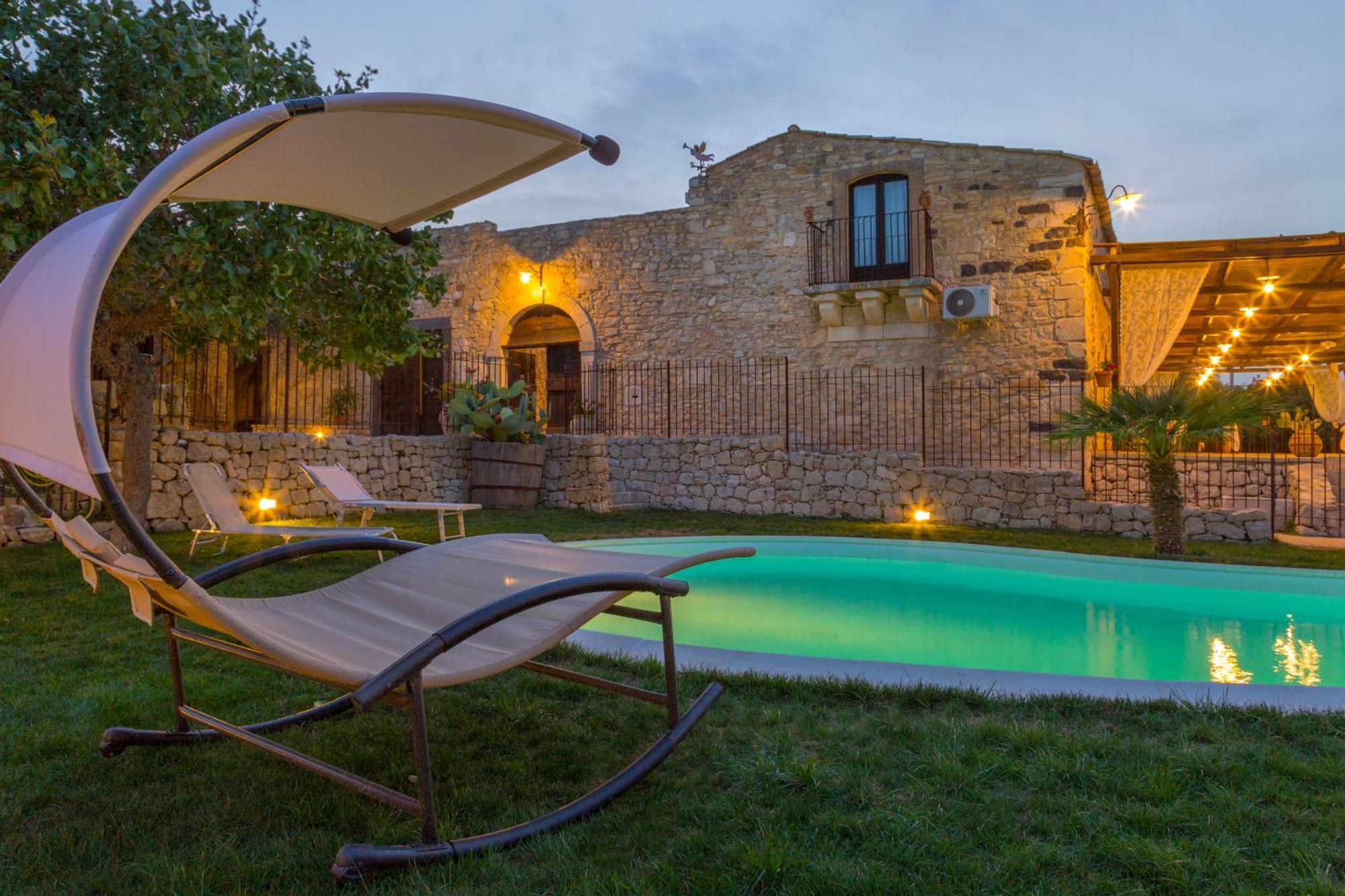 Masseria Fortificata Lo Zafferaneto Buccheri Esterno foto